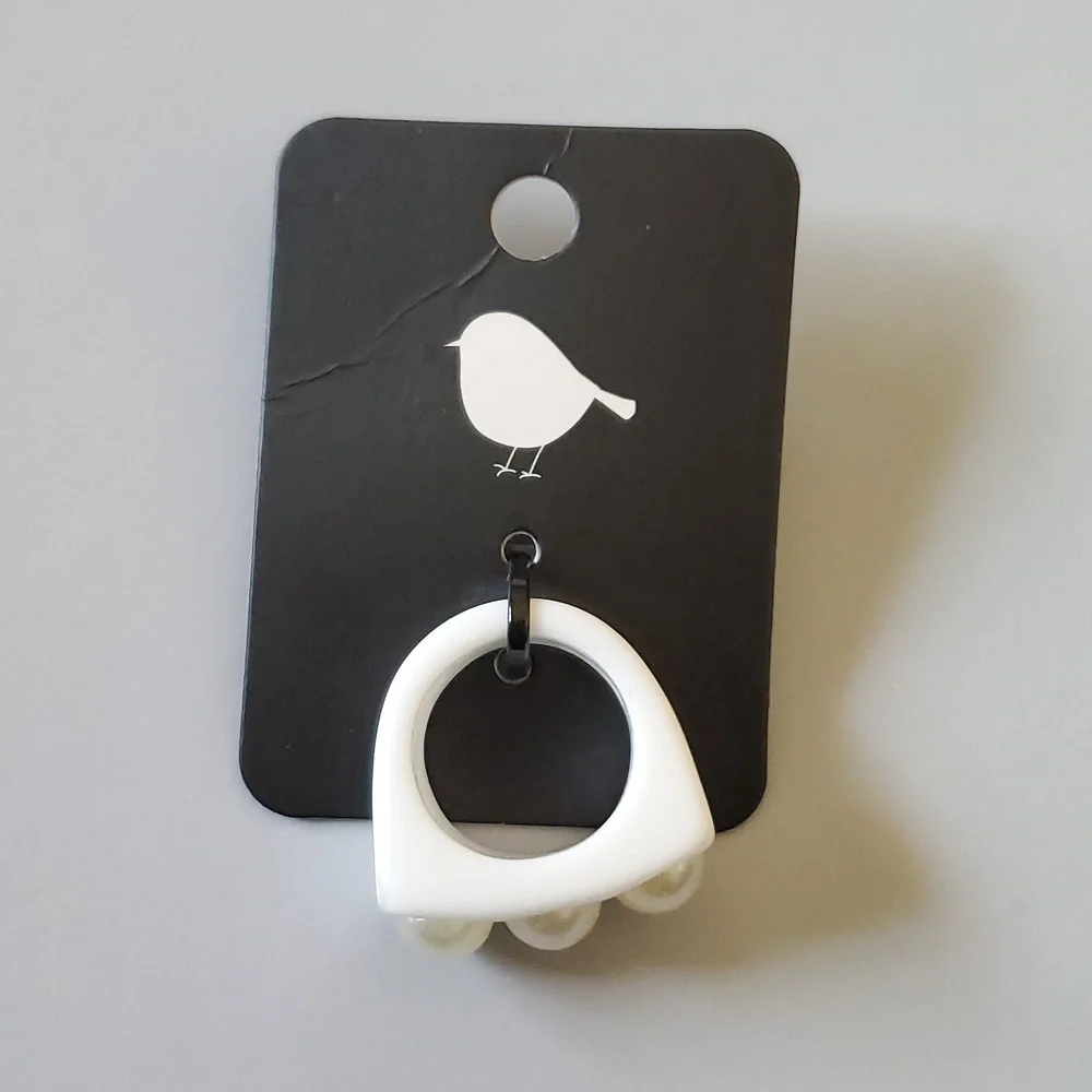 🎈3 FOR $10 RESIN RINGS - Picture 3 of 5